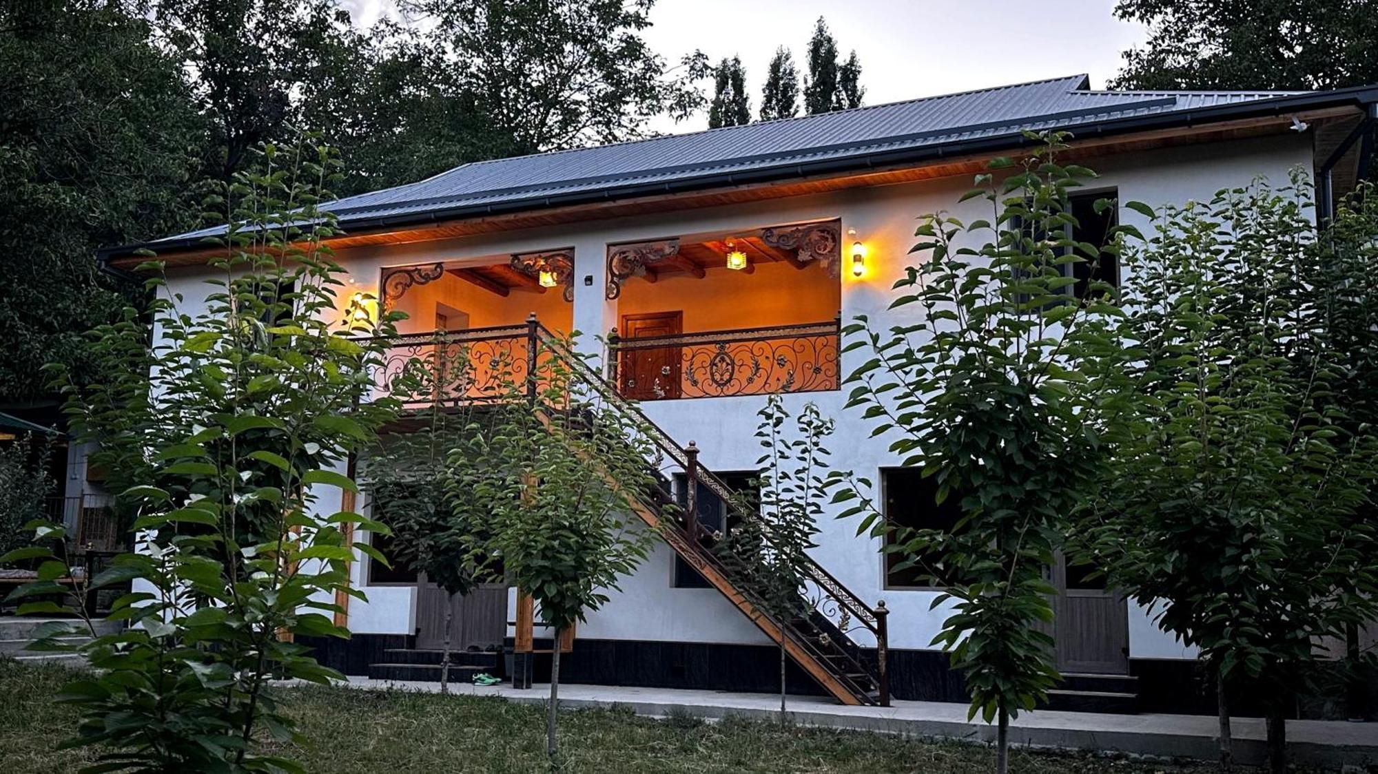 Hayat Guesthouse Nuratau Mountain Yukary-Ukhum المظهر الخارجي الصورة